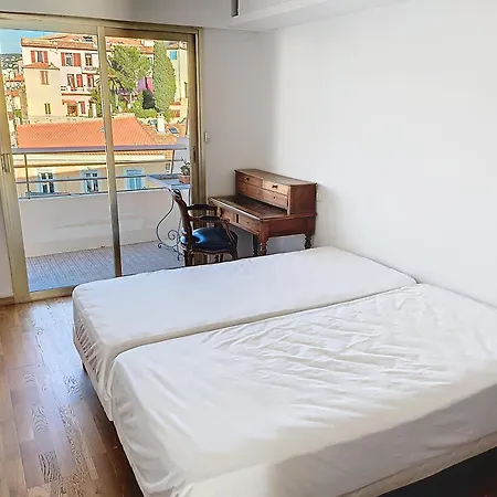 Situation Et Vue Exceptionnelles 338l Roll * Cannes