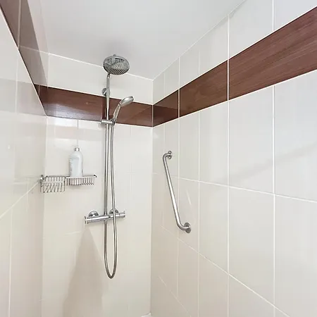 Situation Et Vue Exceptionnelles 338l Roll * Cannes